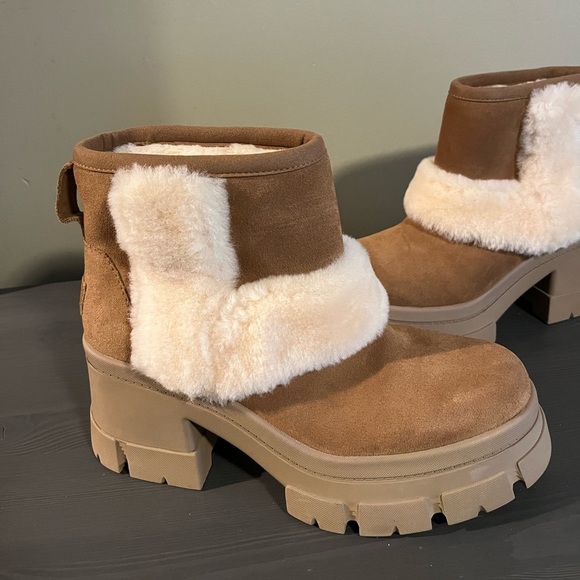 UGG Brooklyn Sunburst Platform Chelsea Boot NEW - Picture 3 of 8